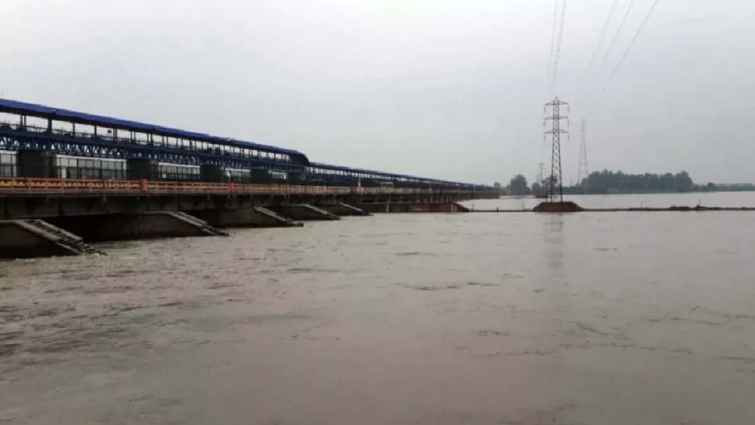 26_08_2023-flood_in_up_23512788