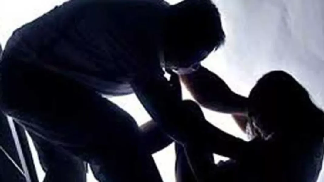 दिल्ली के अस्पताल में BSc की छात्रा से दरिंदगी, पुलिस ने आरोपित को दबोचा; सूनसान बाथरूम में दिया था वारदात को अंजाम