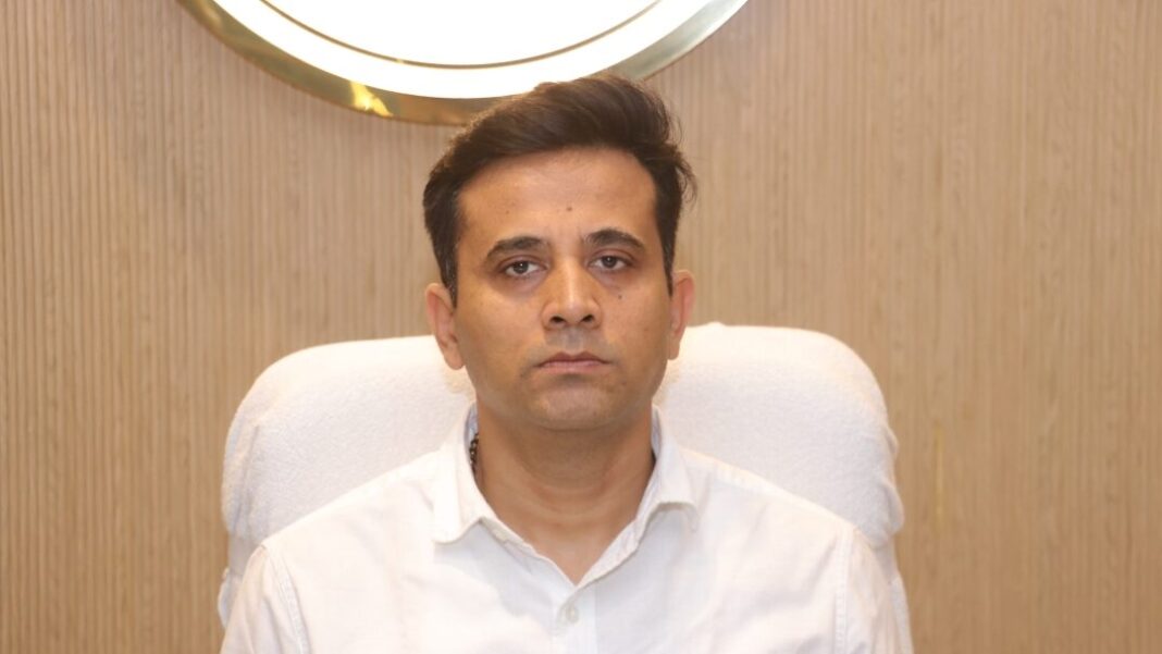 पंचायती राज विभाग द्वारा गुटखा-चिप्स पैकेट से सड़क और खिलौने बनाने की पहल